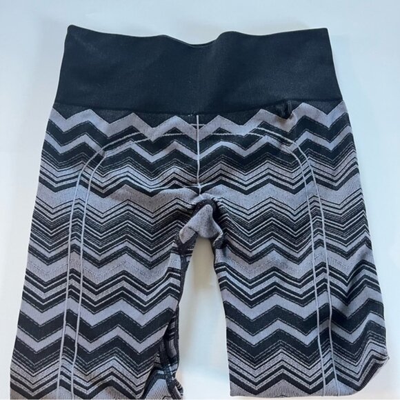 Lululemon ebb to street pant - Picture 2 of 5